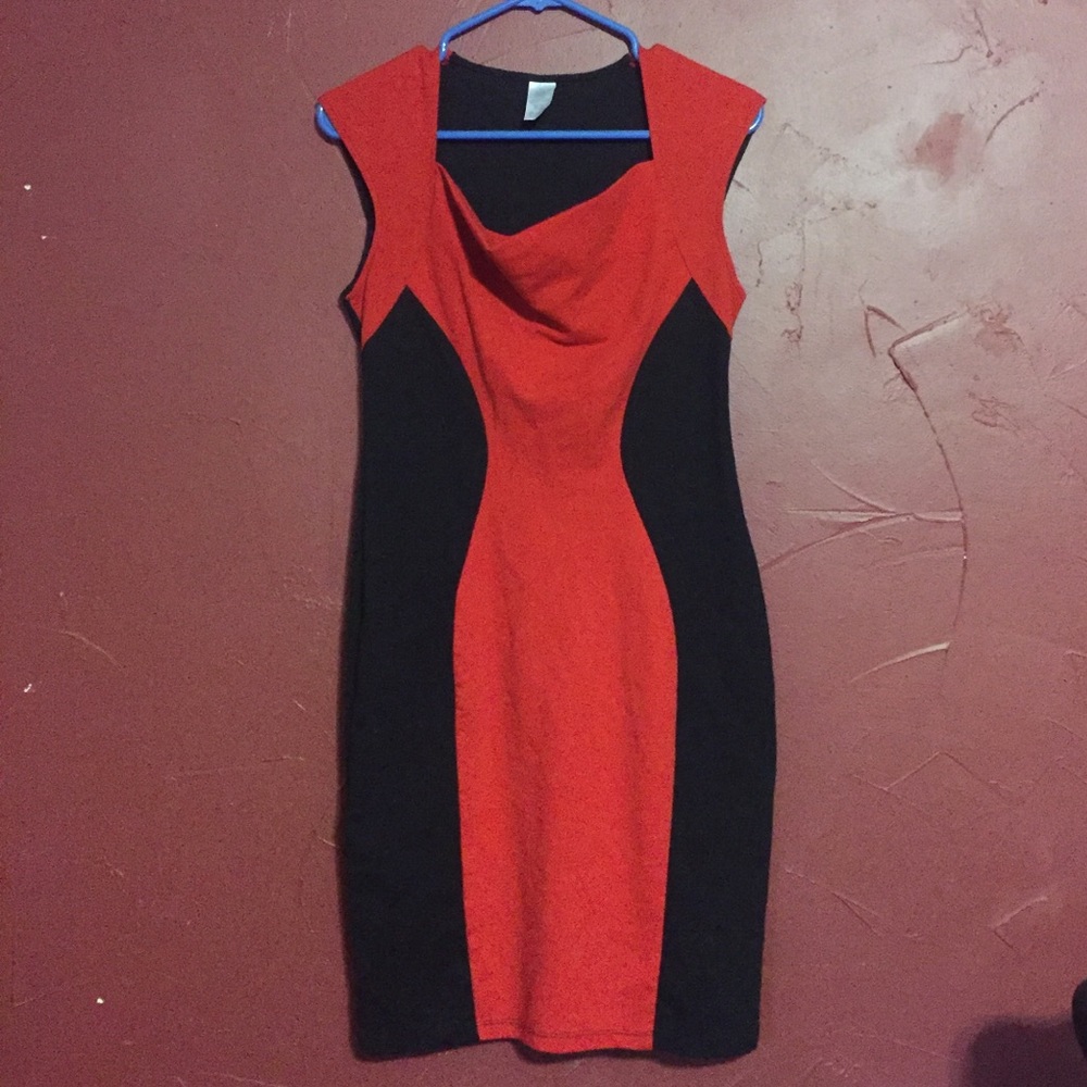 Black and Red Mid-Length Dress